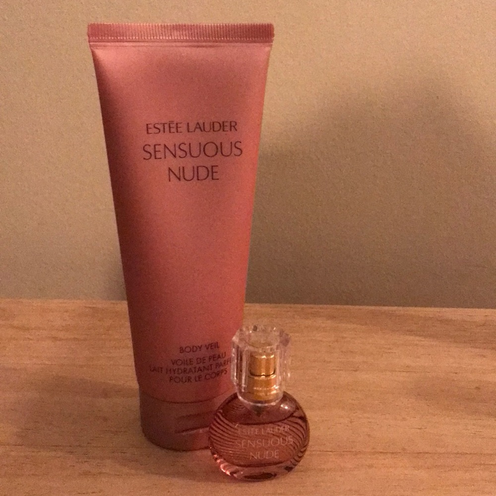 Sensuous Nude by Estée Lauder body lotion